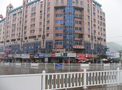 供应 江苏省pvc道路护栏