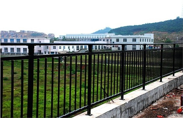 供应 江苏省隔离护栏
