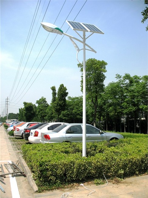 新疆哈密伊犁库尔勒乌市塔城吐鲁番新农村建设用太阳能路灯