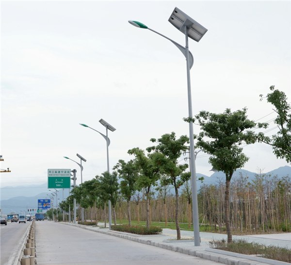 厂家专供福建南平泉州龙岩石狮永安漳州新农村建设用太阳能路灯