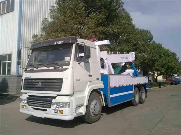江苏重汽清障车供应价格/京联汽车