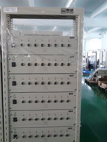 供应新威钢壳铝壳电芯容量寿命检测柜
