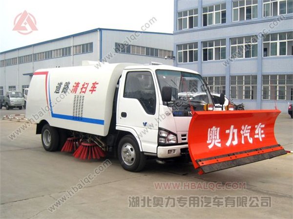供应五十铃多功能除雪扫路车 中联牌扫路车 广场扫路车