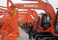 58深圳亳州挖掘机培训学校【韩宇】提醒禁止用铲斗油缸全伸出方法顶起挖掘机