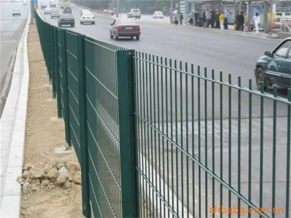 供应市政围网，临时护栏网，道路隔离栅