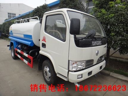 东风5吨洒水车