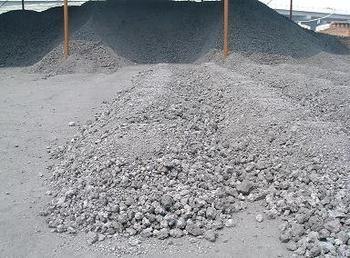供应黑碳化硅 SIC含量≥88 规格0-10mm