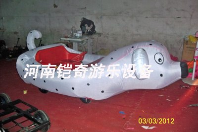 供应儿童充气电瓶车，彩灯气模游乐车 单人充气电瓶车