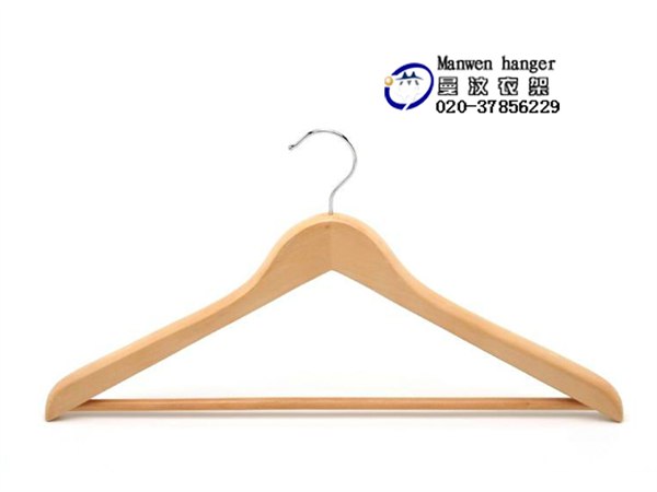 曼汶实木衣架厂价直销,实木衣架款式新 