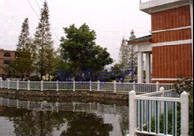 海涛护栏低价供应pvc道路护栏