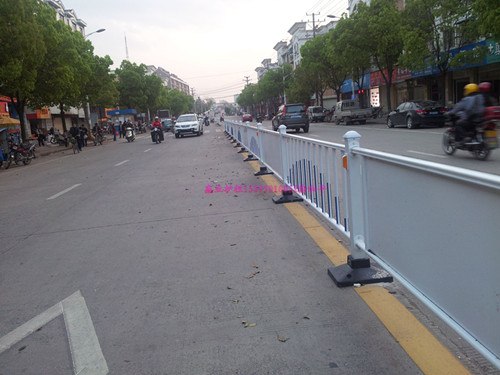 供应广告护栏 道路广告护栏 钢质广告护栏 城市广告护栏