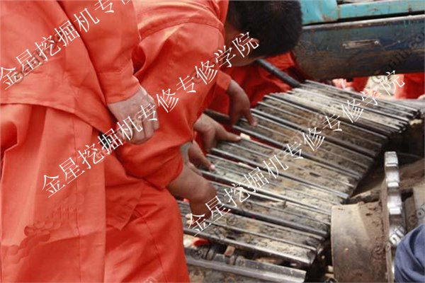 菏泽挖掘机培训,菏泽挖掘机挖掘机培训学校,菏泽挖掘机学校