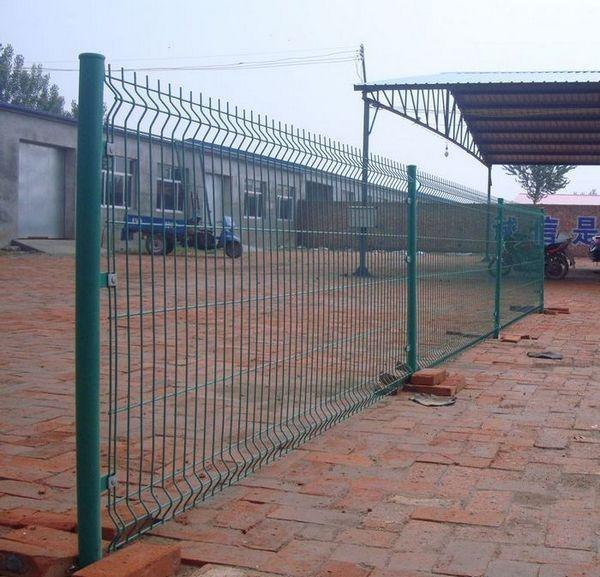 供应双边丝护栏网框架护栏网公路铁路专用护栏网