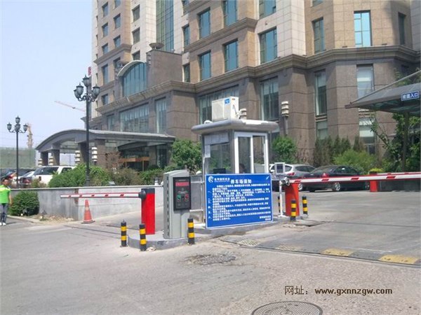 南宁市章贵伟车牌自动识别系统专业生产安装