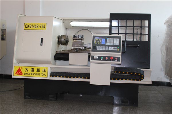 供应沈阳机床同款大海牌CK6140半封闭高精密经济型数控车床价格