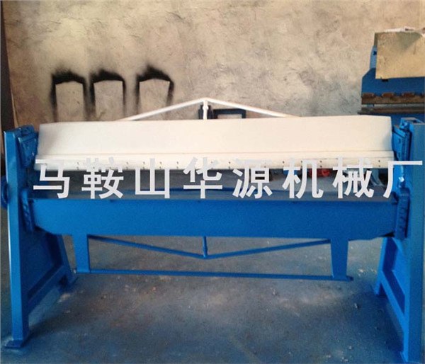 供应手动折边机，厂家向眉山宜宾雅安供应价格低的WS1.5×1500折边机