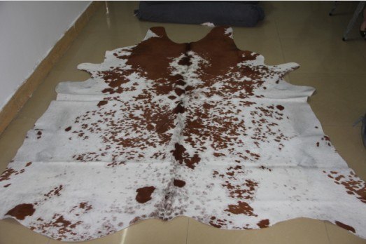 供应整张奶牛皮地毯巴西进口天然精品牛皮