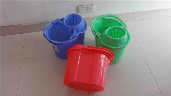 豪华塑料带轮拖把拧水桶