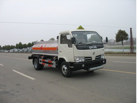 东风小霸王加油车（厦工楚胜）高性价比！