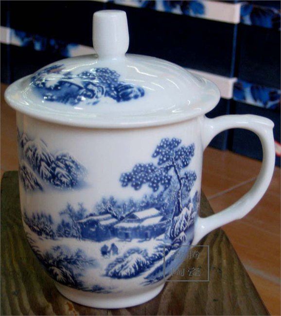 供应青花瓷茶杯，手工贴花陶瓷茶杯