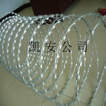 供应蛇腹网、蛇腹型刀片刺网、蛇腹式刀片刺绳、螺旋式刀片刺绳