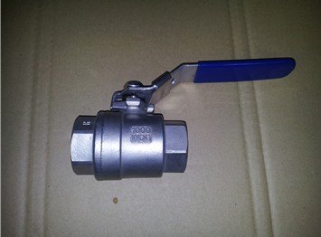 供应二件式带锁内螺纹球阀-1”