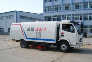 供应双城市东风6吨清扫车采用什么底盘配制而成价格是多少？
