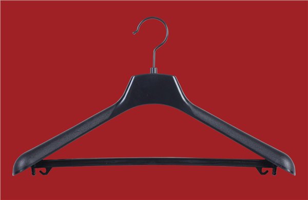 供应广东塑料衣架 服装展示衣架（橡胶新款衣架）