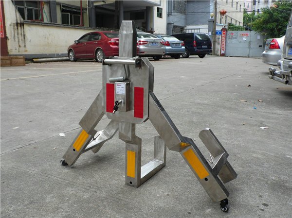 阳江哪里有锁车器卖，深圳车轮锁厂家