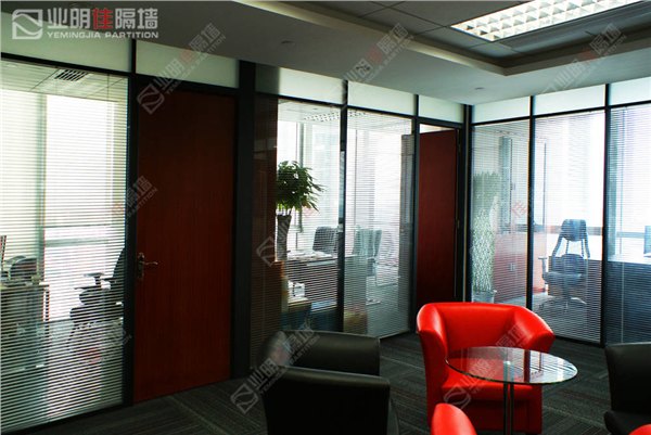 供应北京玻璃隔断，成品玻璃隔断墙