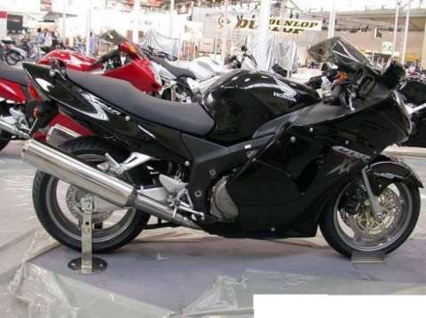 本田急速摩托车赛车CBR1100XX（超级黑鸟）  2500元