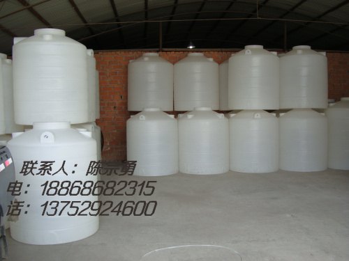 成都那里有水箱储罐厂家批发出售|大小型塑料储水桶