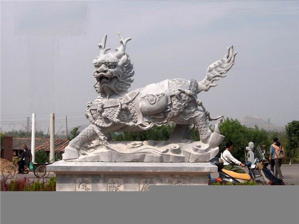 石雕麒麟供应，汉白玉石狮子，石雕独角兽，獬豸等