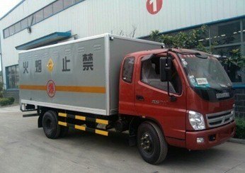 4.8吨爆破器材运输  4.725米危险品运输车 防爆车价格