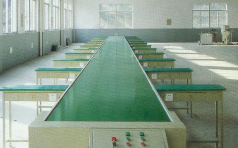 无顶式皮带装配线