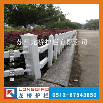 东营草坪护栏东营护栏东营塑钢草坪护栏厂家直销