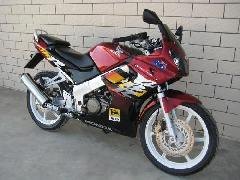 低价出售本田CBR150R