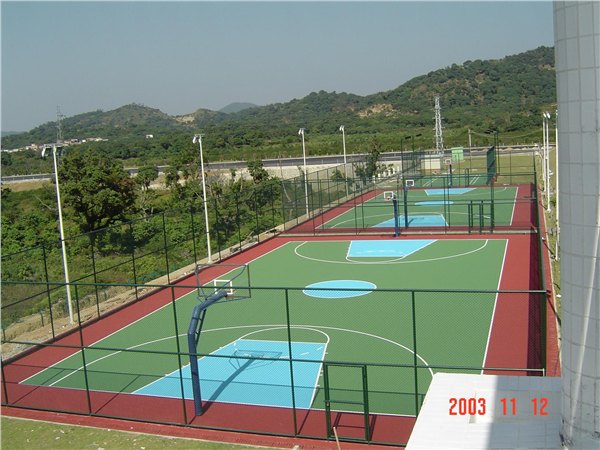 供应温州塑胶篮球场厂家价格 塑胶操场维修