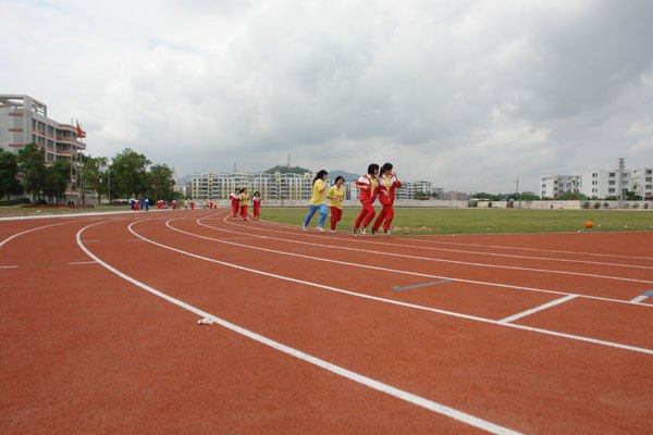 上海南昌塑胶跑道塑胶篮球场施工有限公司