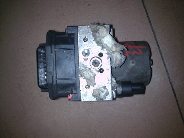 宝马E34制动分泵、ABS-ECU（电脑板）控制器、制动调整臂。
