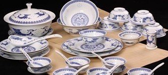 景德镇56头青花玲珑套装餐具