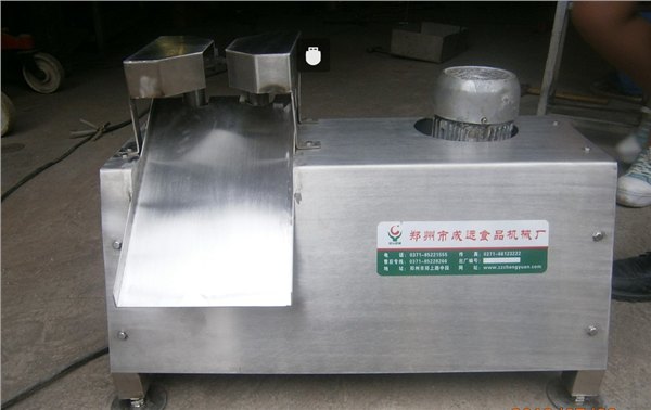 挂面剪齐机是我厂新研发的一种挂面剪切新型产品