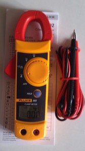 FLUKE303 钳形电流表 