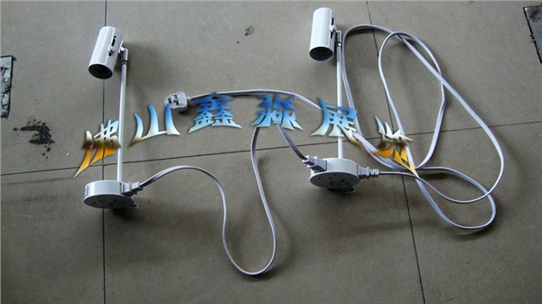 摄影展展板挂画长杆射灯支架生产厂家带电线灯泡节能