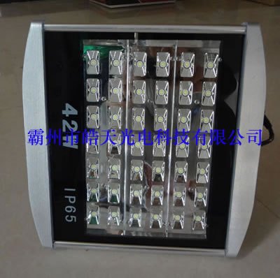 LED隧道灯 42w-196w 皓天光电