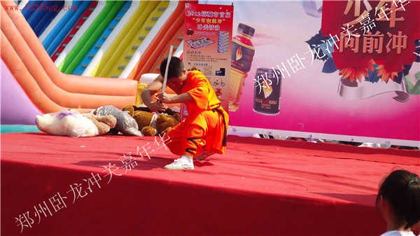 卧龙游乐优惠多多  娱乐性亲子冲关设备免费用  