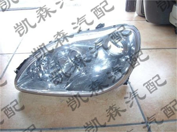 奔驰W221汽车配件大灯
