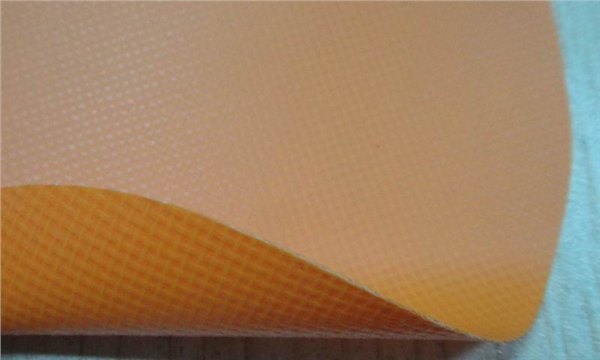 新欧标环保耐寒pvc雨衣面料雨衣夹网布