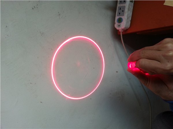 圆圈形激光器