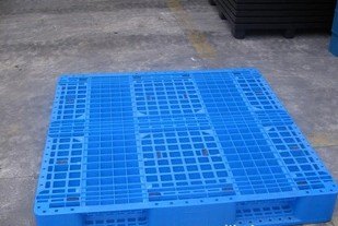 供应临沂塑料托盘